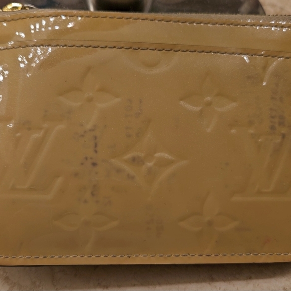 AUTHENTIC Louis Vuitton Pouchette Cles Tan Pomme D\'mour Vernis Leather Coin Case